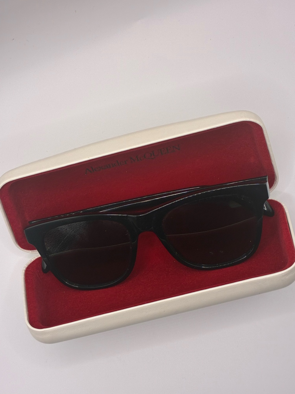 Alexander McQueen 19-150 Black Sunglasses with White Case and Red Interior